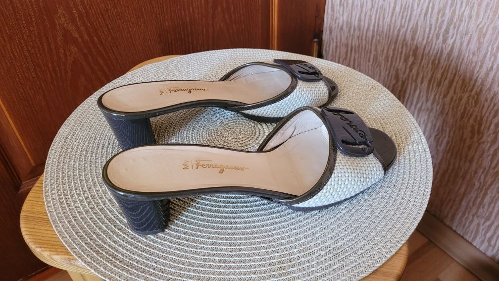 Продам босоножки Salvatore Ferragamo оригинал 40 размер. Б/У