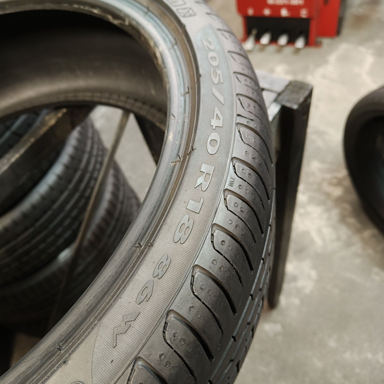 205/40/18 XL Sprzedam parę opon letnich Pirelli