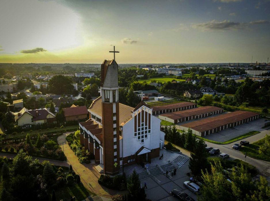 USŁUGI DRONEM | Fotografia, Filmowanie. Nieruchomości, imprezy w 4K