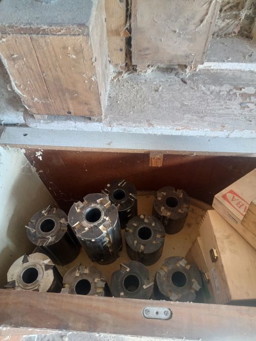 Strugarka Czterostronna gubisch z osprzętem.