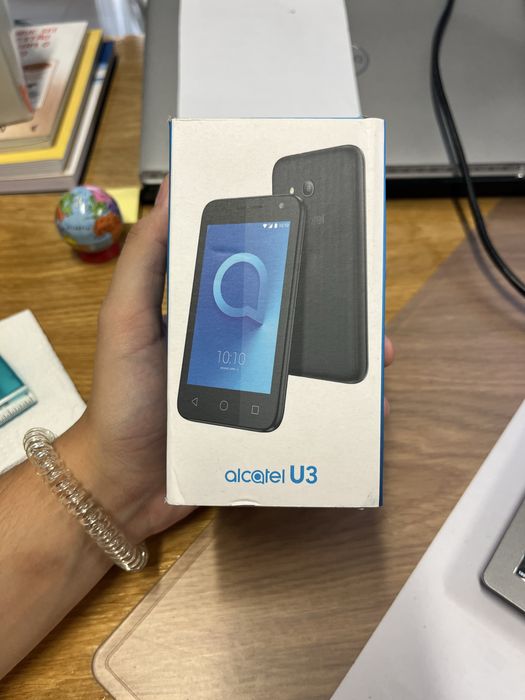 Alcatel U3 Novo na Caixa