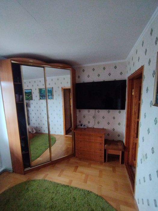 Продається чудова 4кімнатна квартира на Поділлі.