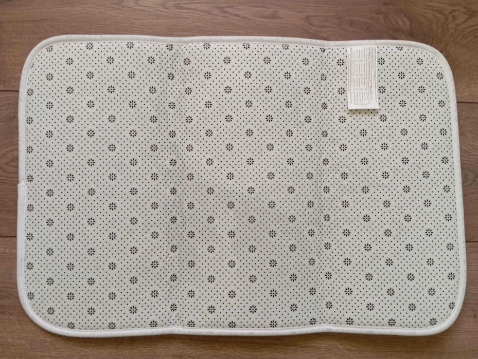 Dywanik łazienkowy z kotami yin i yang