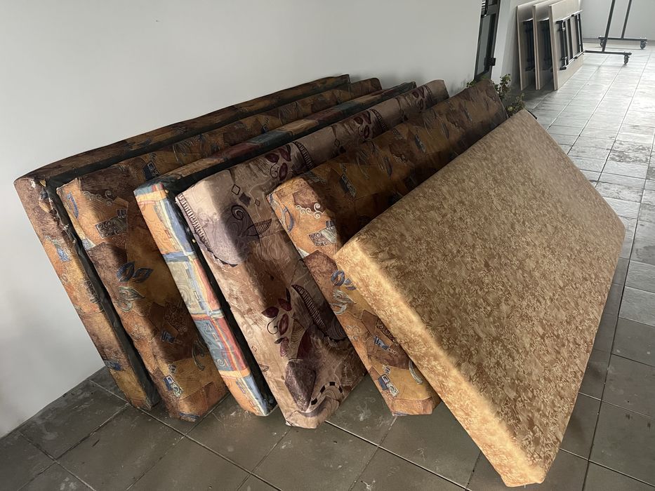 Materac 90x200 na stelarzu samonośny