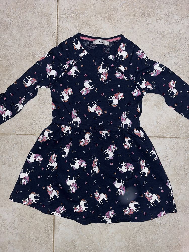 Vestido da C&A com unicórnios