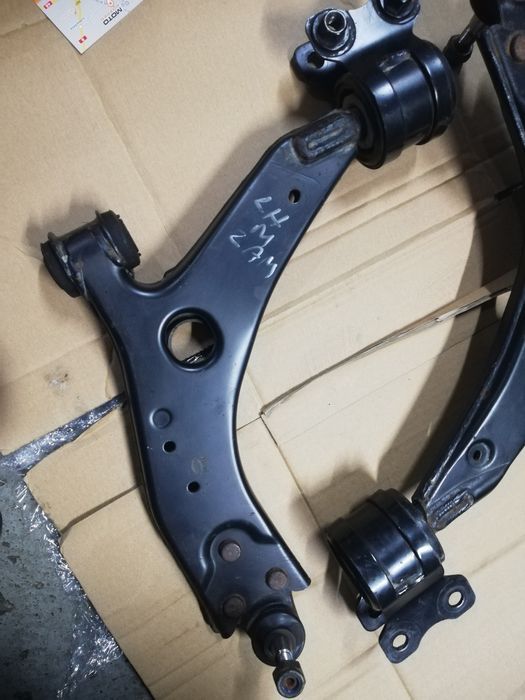2x wahacz wahacze przód Ford Focus mk2 C-max przednie 18mm