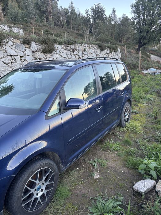 VW Touran 2006 – Para Peças / Funciona