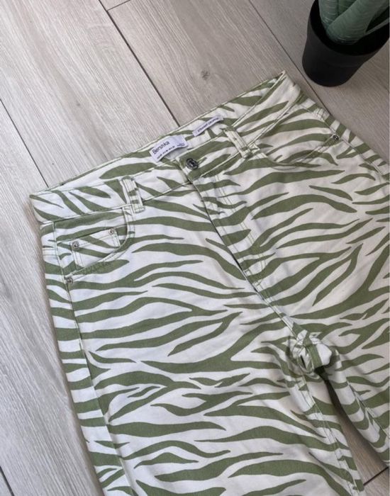 Прямі джинси.жіночі джинси Bershka