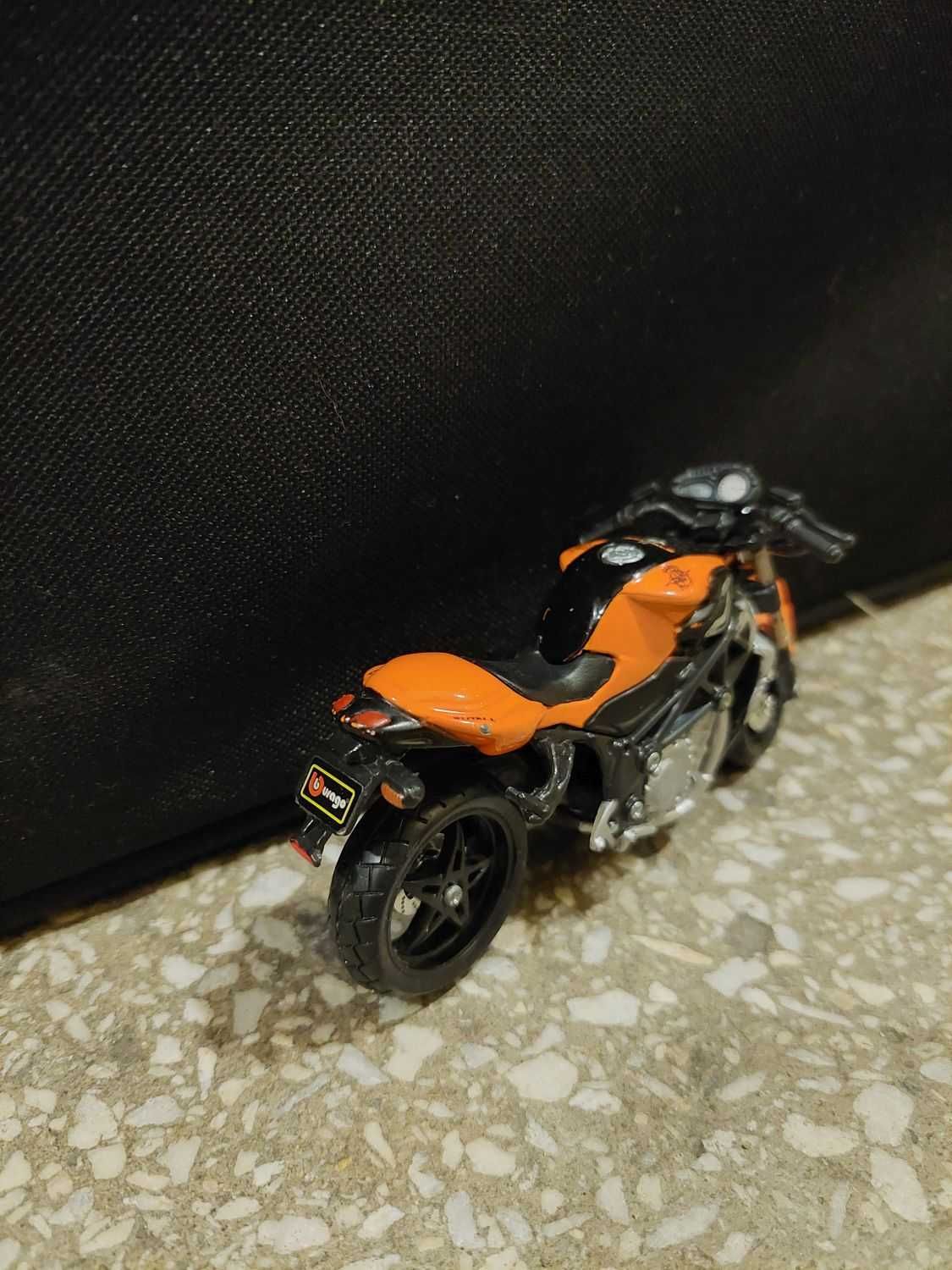 Motocykl metalowy Bburago / skala 1:18 / model Brutale