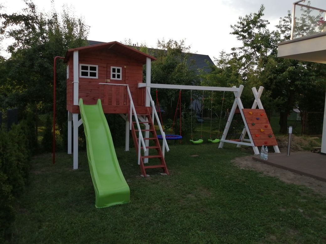 Plac zabaw domek dla dzieci