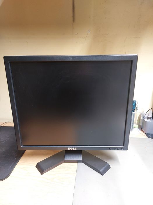 Monitor LCD 19 cali dell