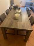 Mesa de jantar com cadeiras