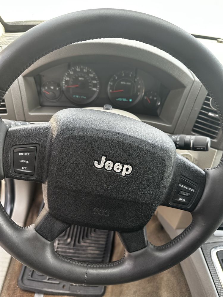 Продається Jeep Grand Cherokee 4.7 бензин 4x4
