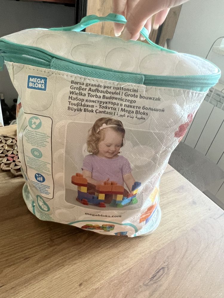 Stolik mega blocks plus klocki