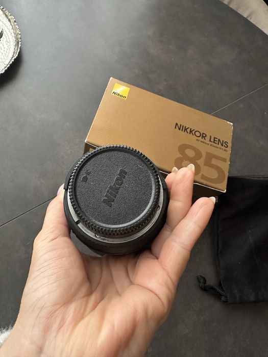 Обʼєктив Nikkor Lens 85 mm f 1,8/D