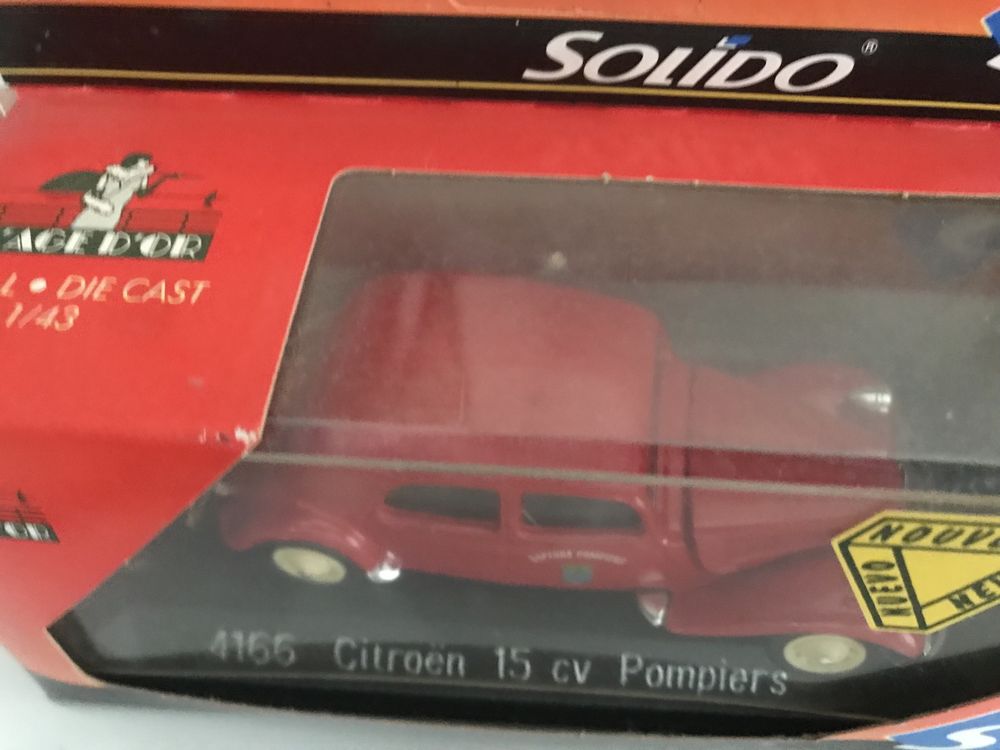 1/43 Carro dos bombeiros Solido