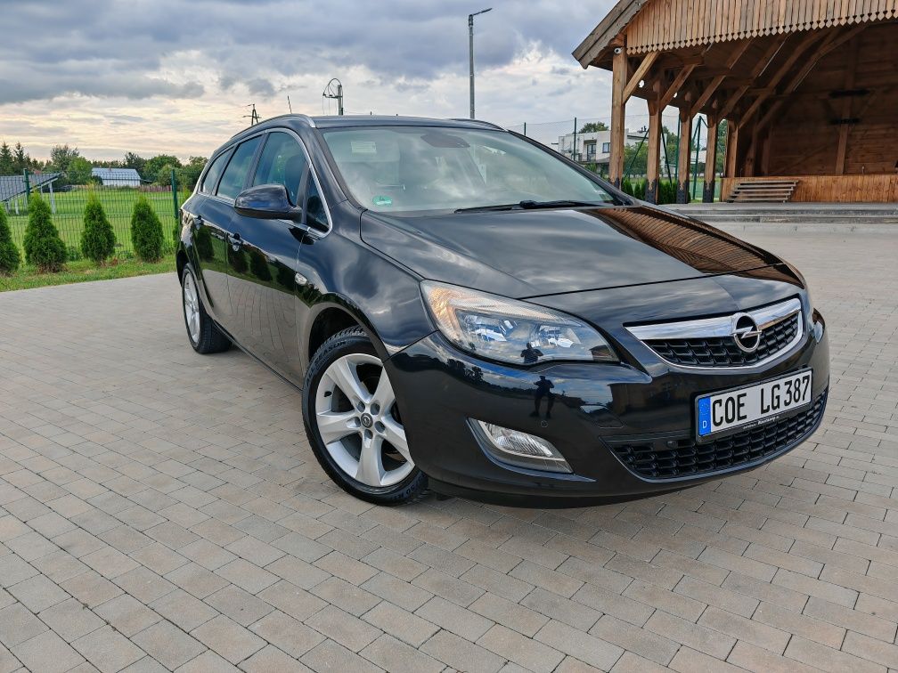 Opel Astra 1.4 turbo / chrom / z Niemiec / klimatronik / super stan