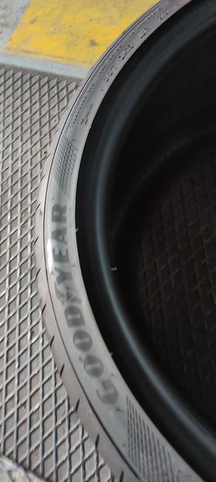 Pneus 315/30 r 21 Goodyear semi novos