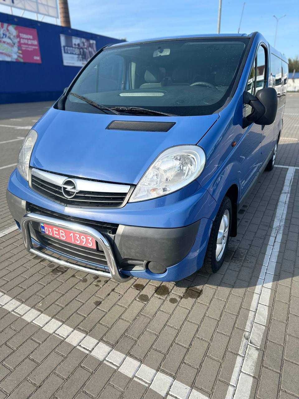 Opel Vivaro long 9 місць