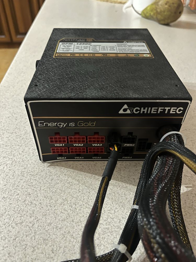 Блок живлення Chieftec Navitas GMP-1250C
