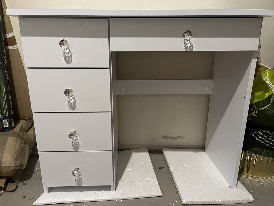 Toaletka prawie nowa