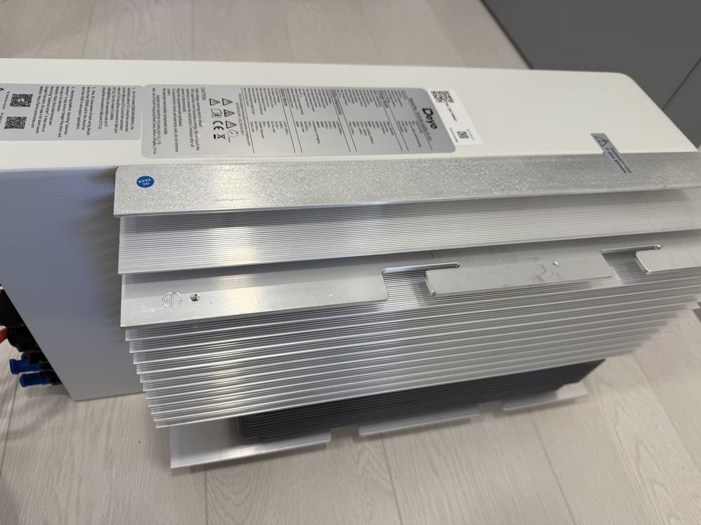 Гібридний інвертор DEYE SUN-6K-SG05LP1-EU 6KW