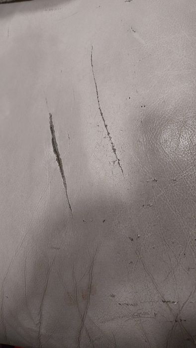 Sofá de canto chateaux d,Ax em pele