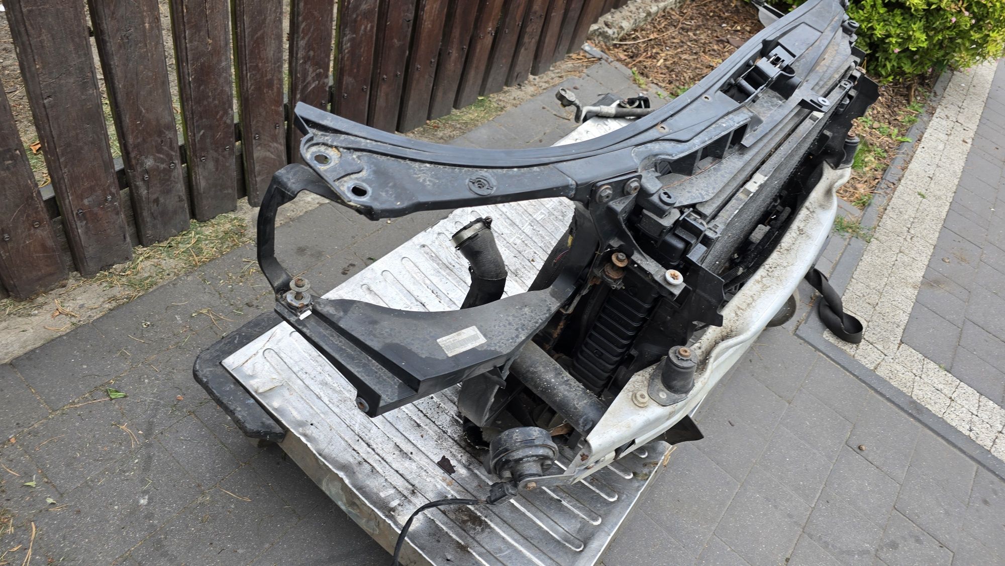 Pas przedni z chłodnicami Audi A4 B7 3.0 tdi Automat