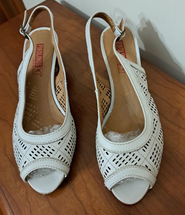 Sandálias Pikolinos - T.37 Brancas  com pouco uso