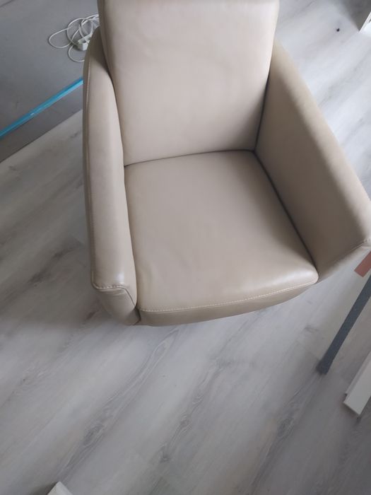 Fotel obrotowy skóra