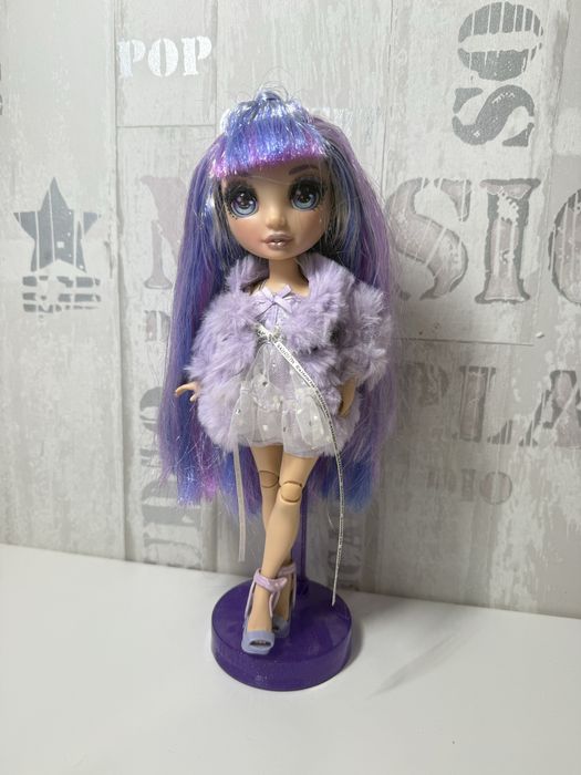 Rainbow High Виолетта Уиллоу (Violet Willow).