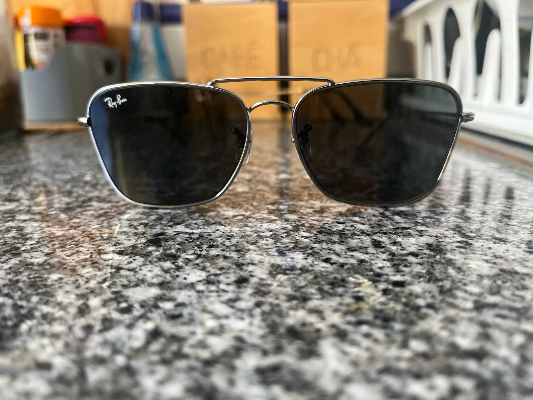 URGENTE - RAY-BAN NOVOS - Vendo óculos de sol