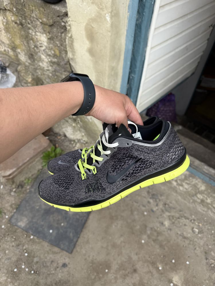 Кросівки Nike Free TR FIT4 (42,5)