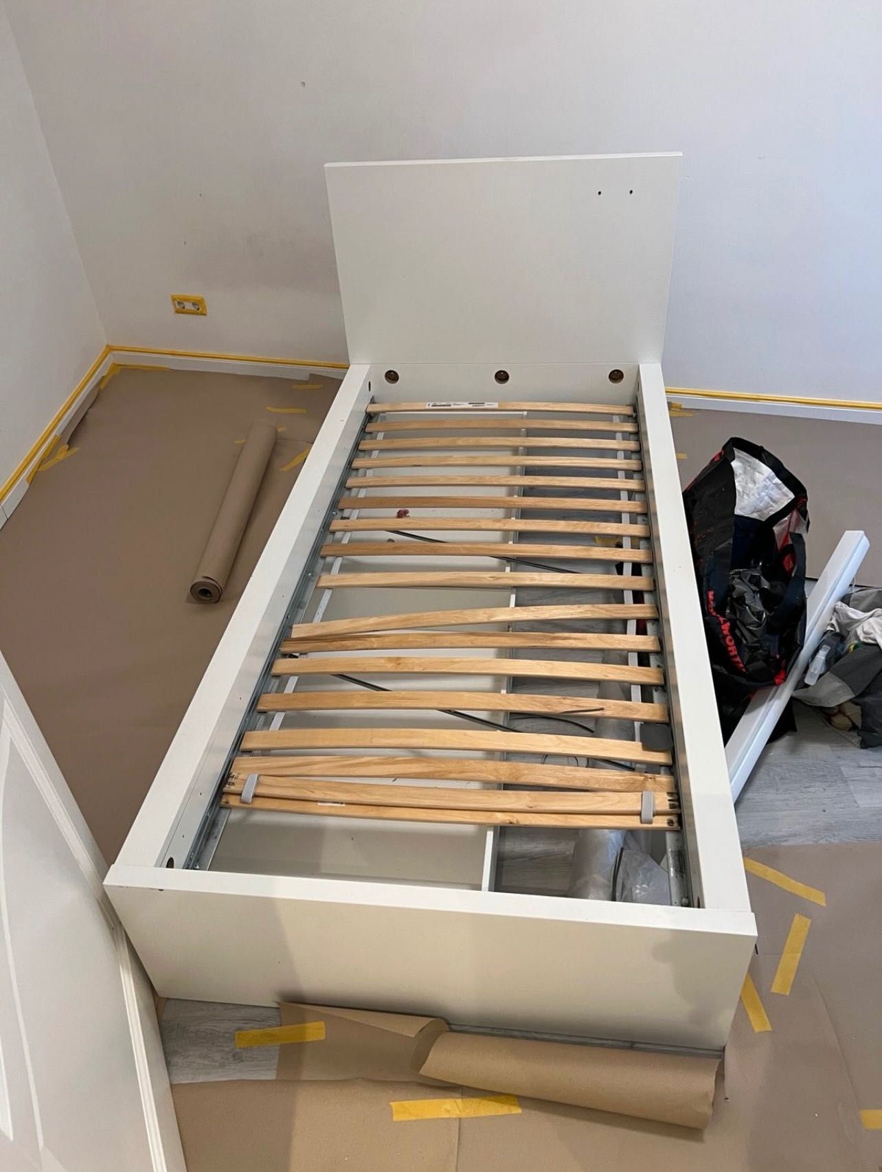 Ліжко односпальне IKEA MALM. Кровать односпальная.