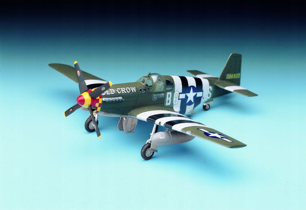 Academy 12464 samolot P-51B Mustang model do sklejania 1:72