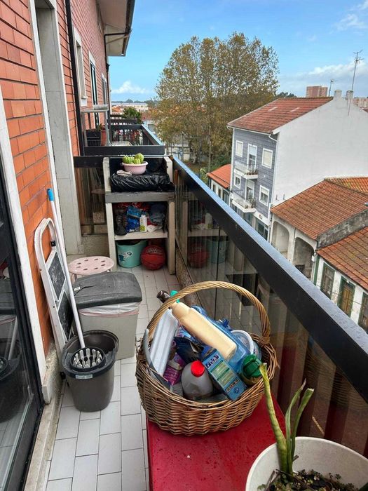 VENDA DE PARTICULAR: T1+1 no centro de Esgueira