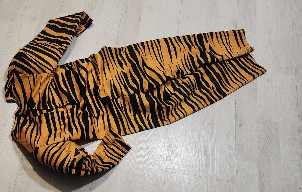 strój tygrysek tygryska tygrys zoo kombinezon 2626