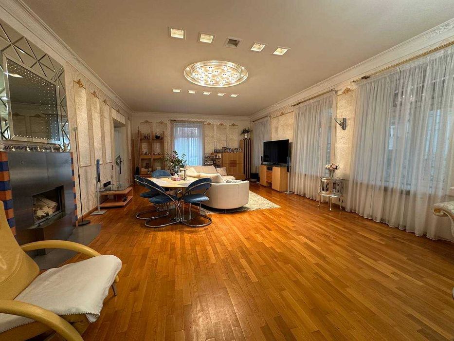 Центр! Оренда 4-К Квартири Костельна 4 Майдан