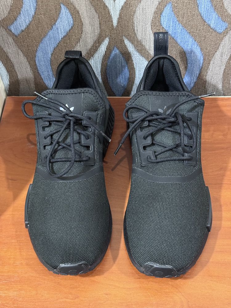 Кросівки чоловічі ADIDAS NMD_R1 US12 30 см