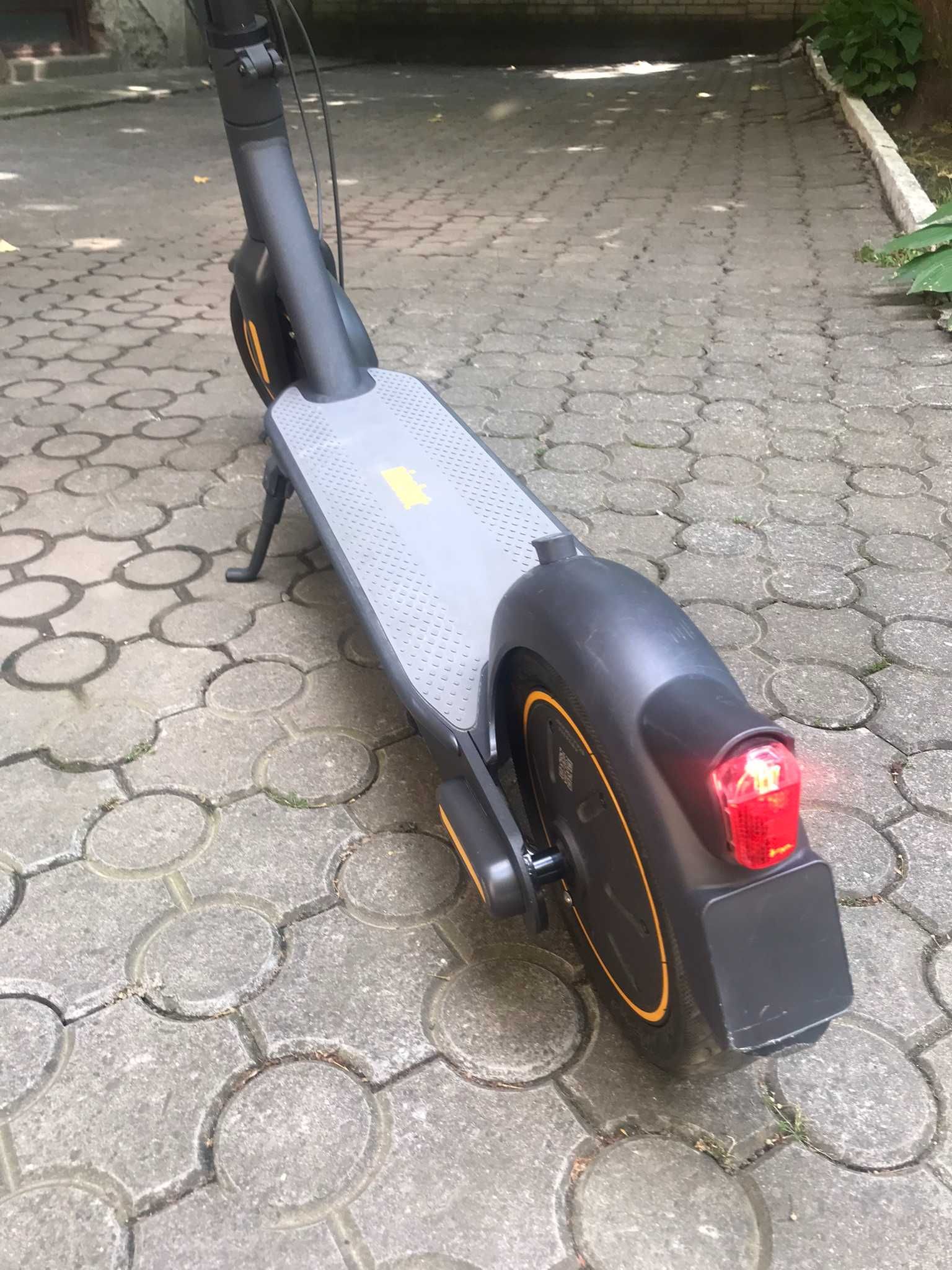 Електросамокат Segway-Ninebot MAX G30E II