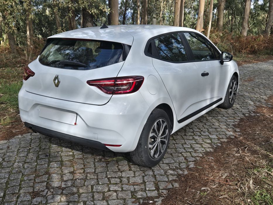 GPL e Gasolina de origem em um carro em estado impecável