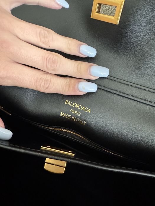 Вмістка жіноча трендова сумка Balenciaga Rodeo | 30 та 35 см брелок