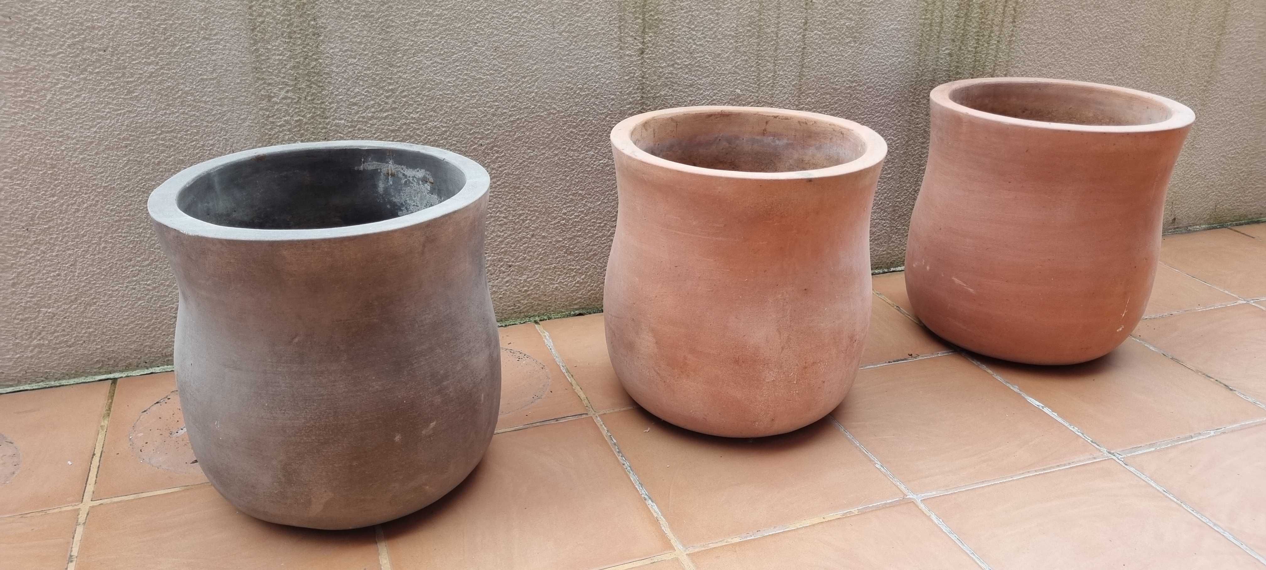 Seis vasos terracota da Area Store :  três 37x36cm + três 19x24cm