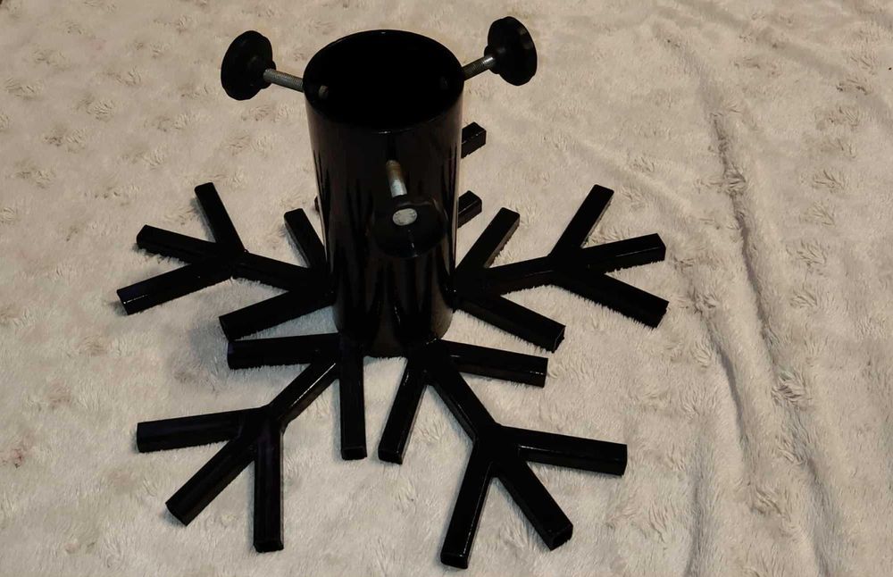 Metalowy stojak na choinkę