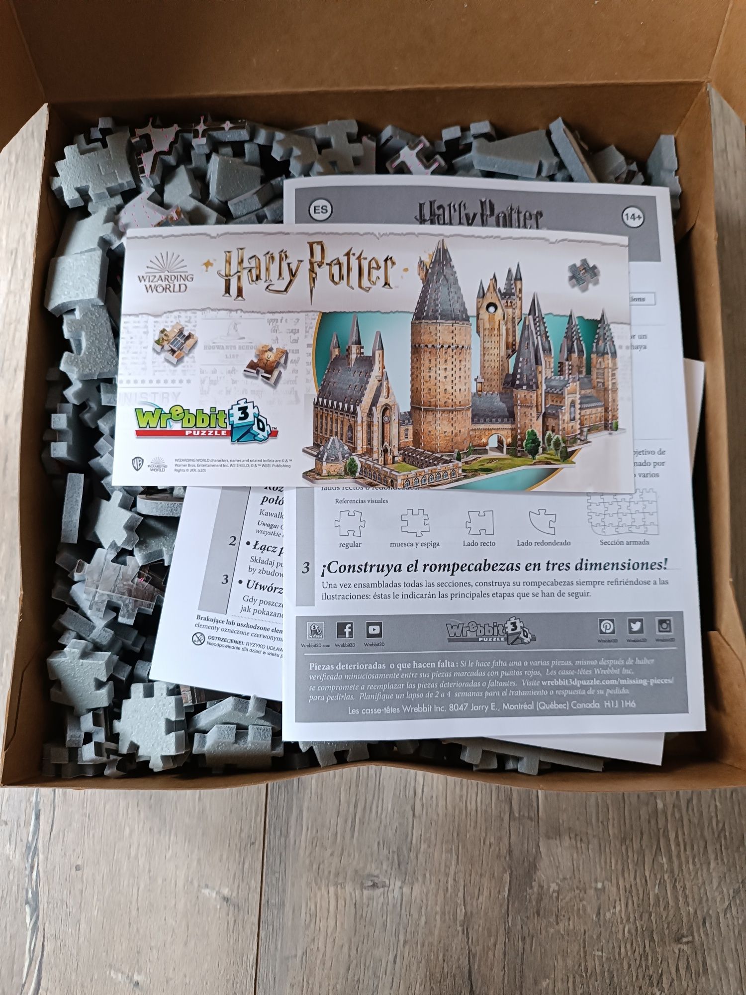 Wrebbit Harry Potter puzzle 3D 395 el. Hogsmeade pub pod trzema miotła