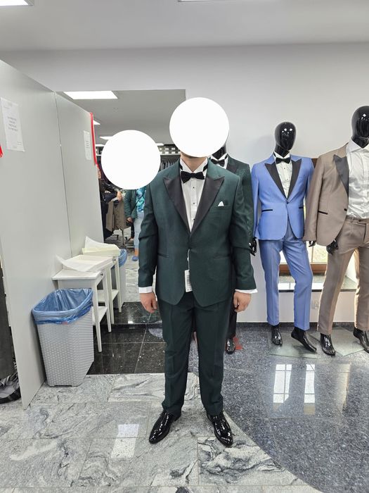 Sprzedam smoking wraz z dodatkami, kolor butelkowa zieleń