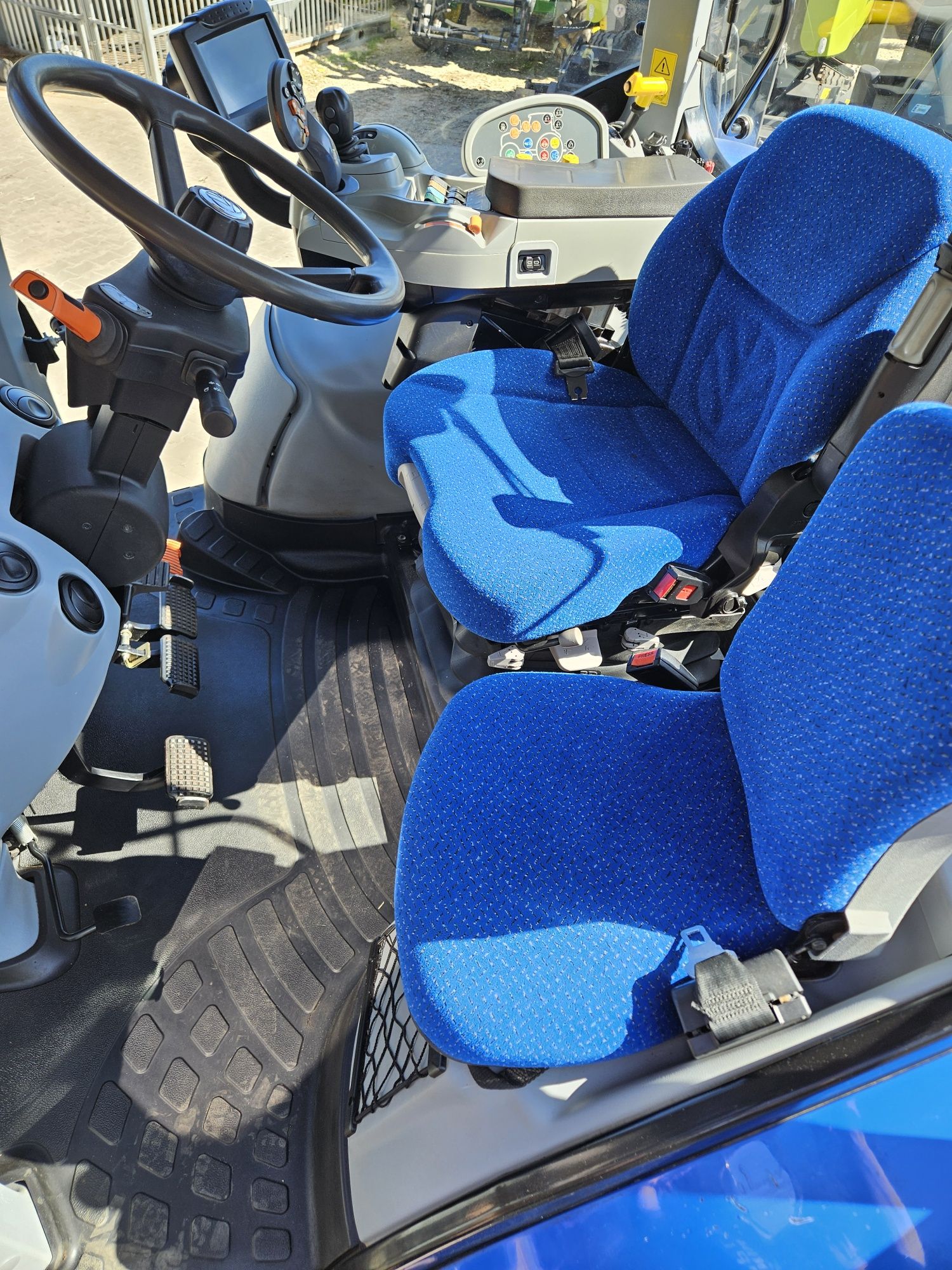 Piękny New Holland T7.210 Full Opcja Wom Pneumatyka 14Rok