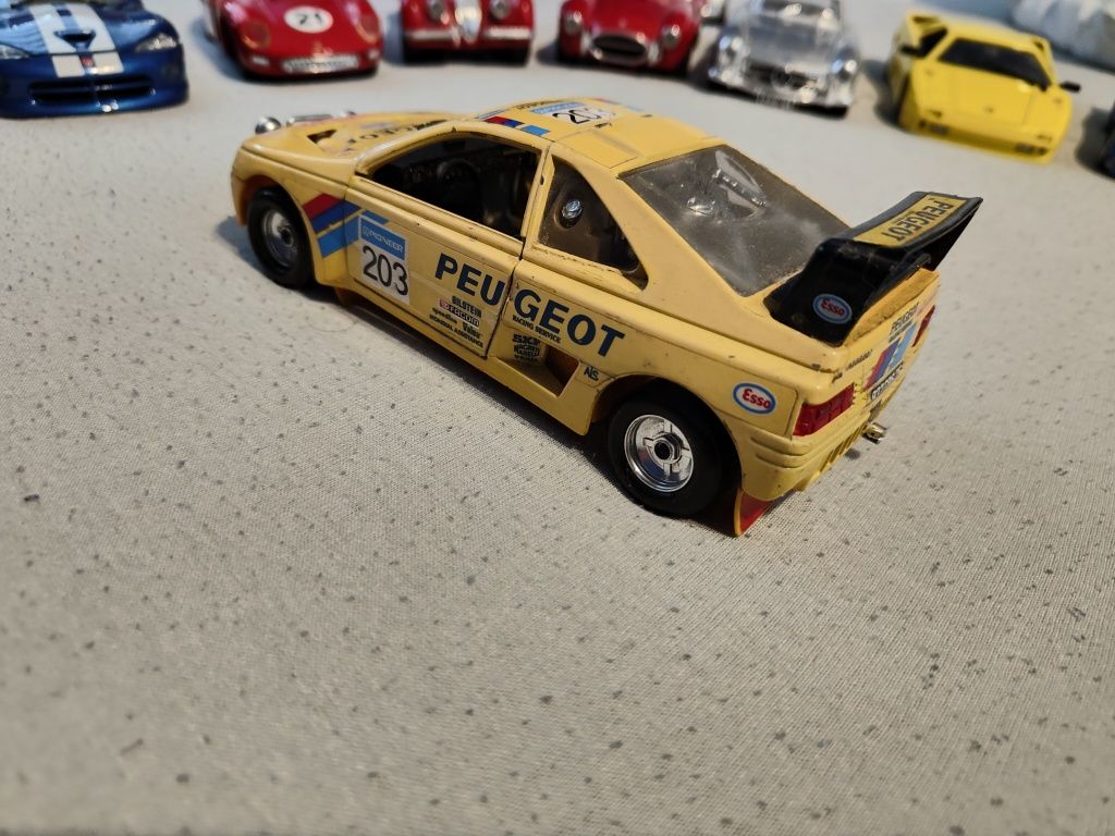 Model Bburago Peugeot 405 turbo 16 1:24