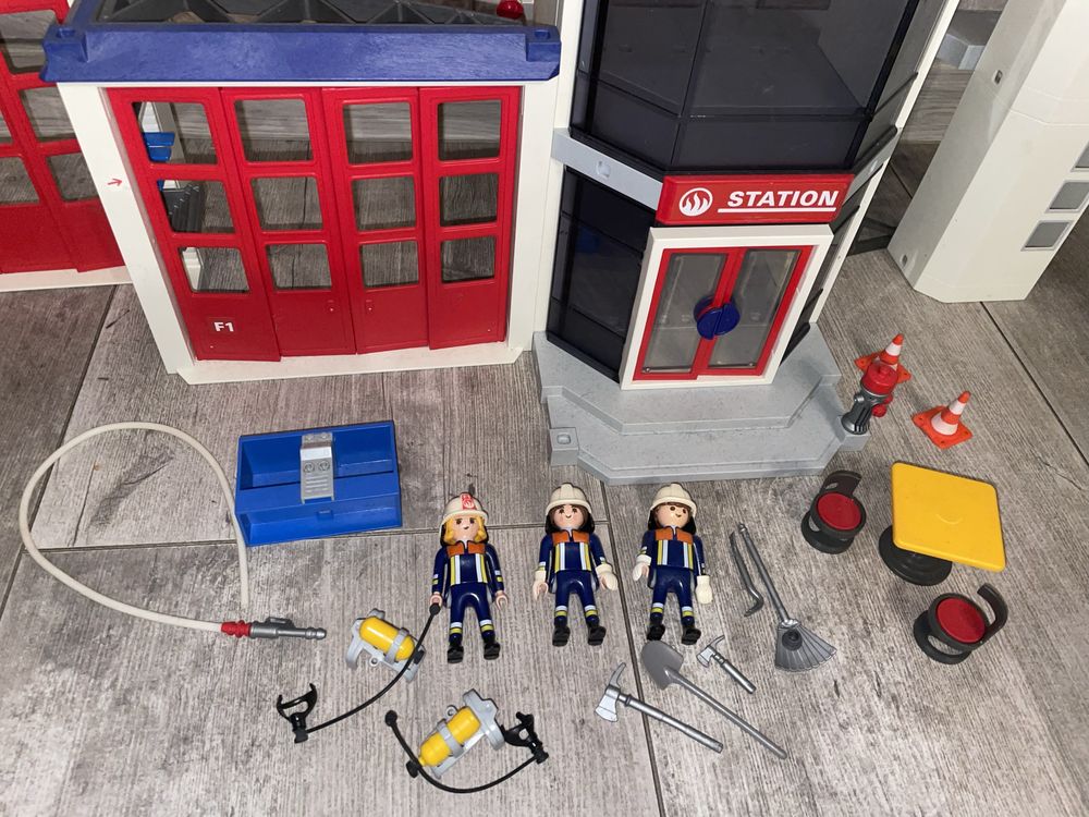 Playmobil staż pożarna garaże