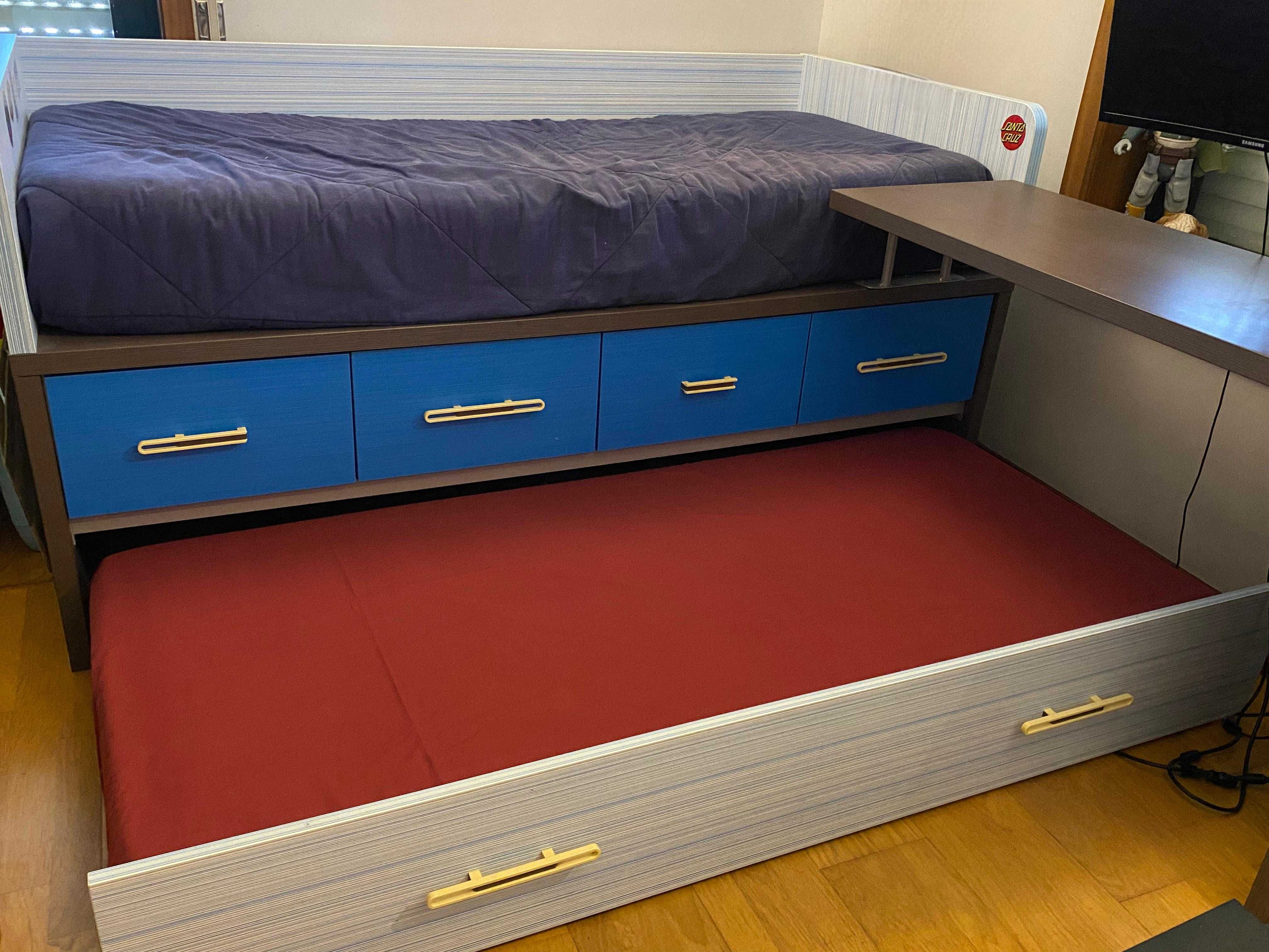Cama individual com cama gaveta e arrumação e secretária + camiseiro